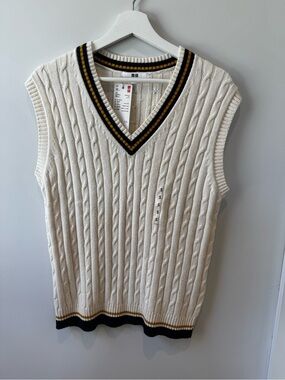 Uniqlo Off White Cable Knit V-Neck Sweater Vest with Black & Mustard Trim NWT S